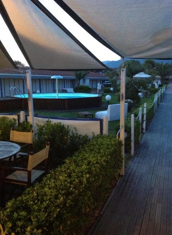 Bed & Breakfast Venezia Marina Di Carrara Esterno foto
